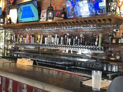 Beerhead Bar & Eatery