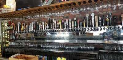 Beerhead Bar & Eatery