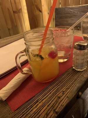 Fish N' Ting Restaurant & Lounge