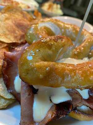 Laszlo's Iron Skillet