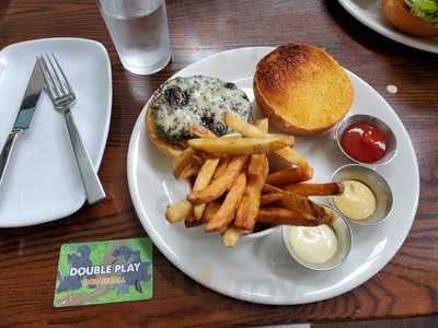 Second Bar + Kitchen