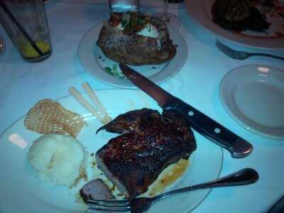 Vinnie's Steak House & Tavern