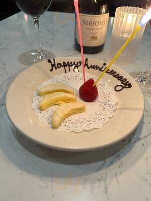 Maggiano's Little Italy