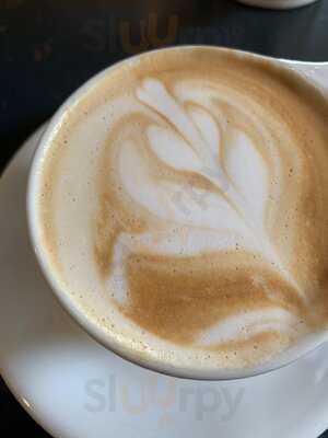 Sip Brew Bar & Eatery