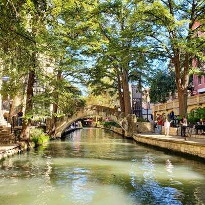 Sip Brew Bar & Eatery