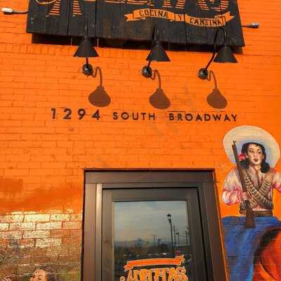 Adelitas Cocina Y Cantina