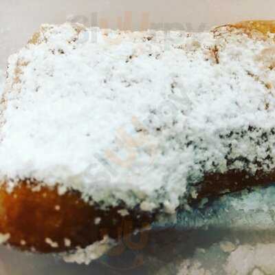 The Fish House/cafe Beignet