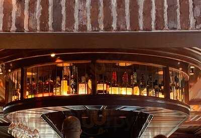 Houston's Restaurant