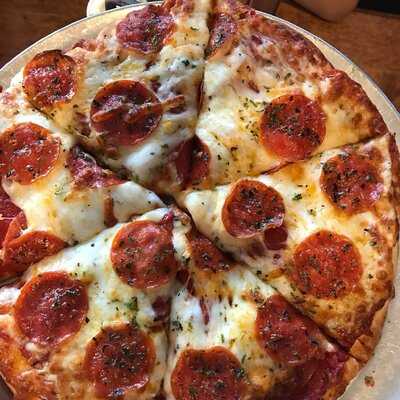 Wick's Pizza Parlor (baxter Ave.)