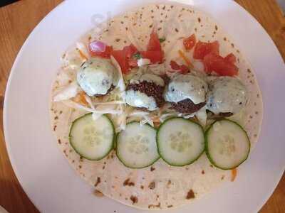 Half-peach Bakery And Cafe