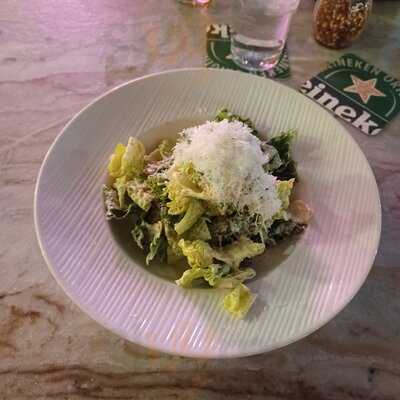 Ella's Wood-fired Pizza