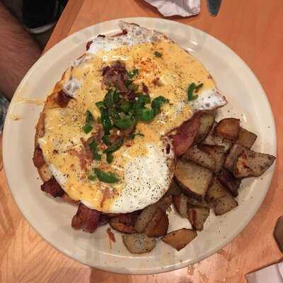 Arturo's Underground Cafe