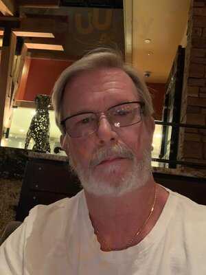 Lazy Dog Restaurant & Bar