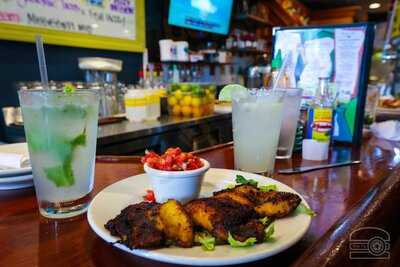 Johnny Mango Juice Bar & World Cafe