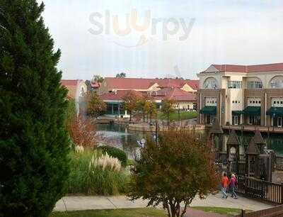 Edgewater Bar & Grille