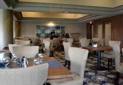 Edgewater Bar & Grille