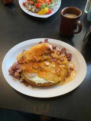 Tia B's La Waffleria