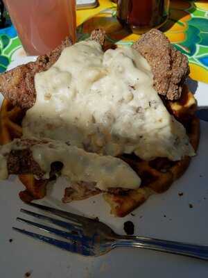 Tia B's La Waffleria