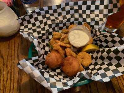 Six Feet Under Pub & Fish House