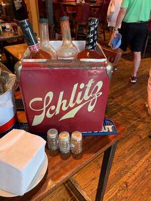 Six Feet Under Pub & Fish House