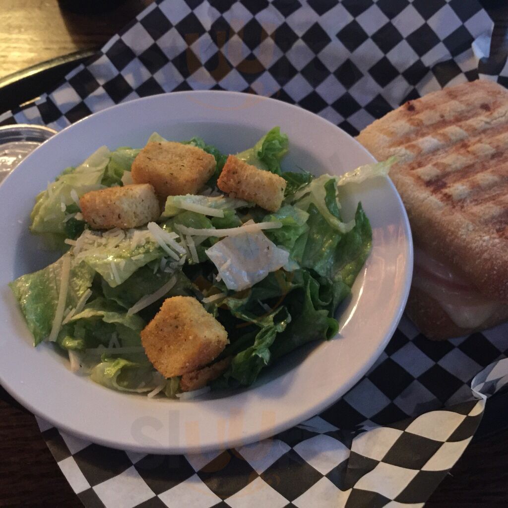 Mortimer's Cafe And Pub