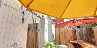 Devine Gelateria & Cafe