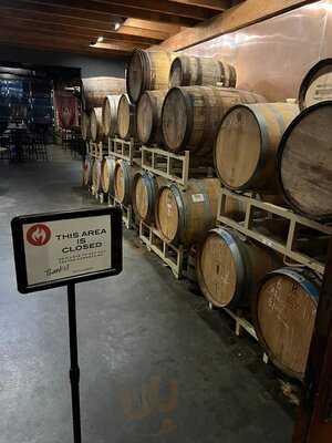 Max Lager's Wood-fired Grill & Brewery