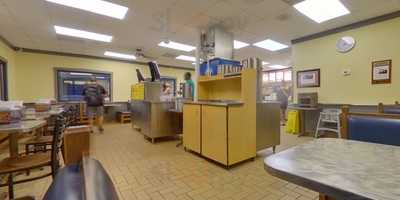 Lee's Famous Recipe Chicken