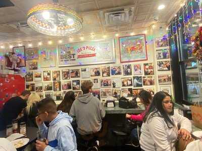 Joe's Pizza