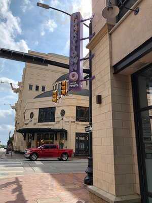 Funkytown Donuts & Drafts