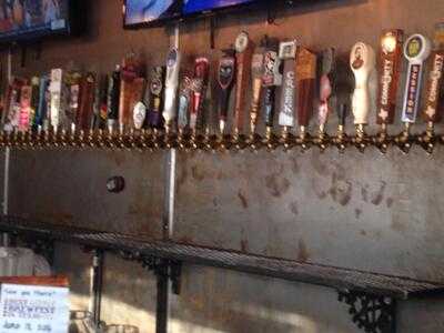 Pouring Glory Growler Fill Station & Grill