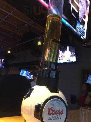 Ojos Locos Sports Cantina