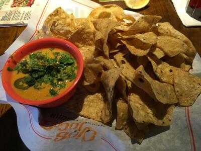 Ojos Locos Sports Cantina