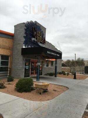 Ojos Locos Sports Cantina