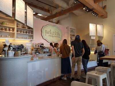 Petunia's Pies & Pastries