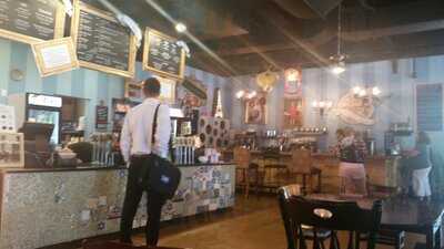 Amelie's Carmel Commons