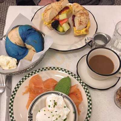 Baz Bagel And Restaurant