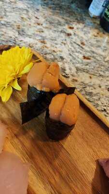 Akiko's Sushi Bar And Restaurant