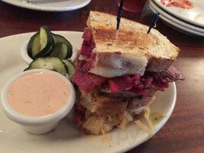 Hyde Park Bar & Grill