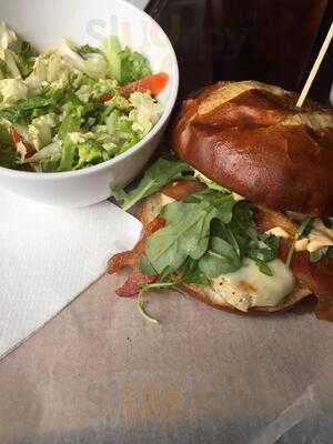 Ralston's Drafthouse