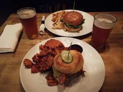 Cypress Street Pint & Plate