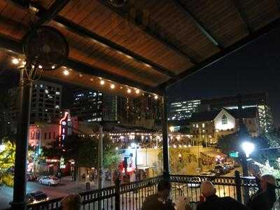 Old School Bar And Grill