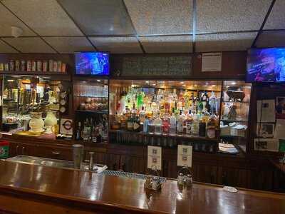 Twin Anchors Restaurant & Tavern