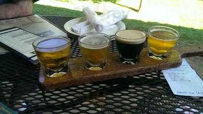 Tony Boombozz Pizzeria