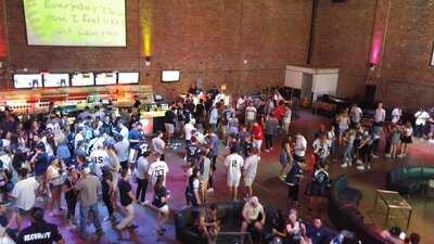 Billy's Sports Bar & Lounge Rooftop