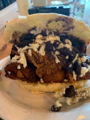 Doggi's Arepa Bar - Coral Way