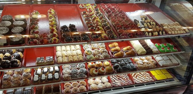 F. Monteleone Bakery