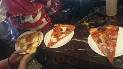 Joe's Pizza - Carmine St