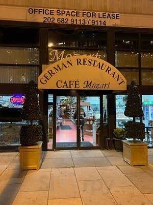 Cafe Mozart & Bar