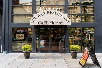 Cafe Mozart & Bar